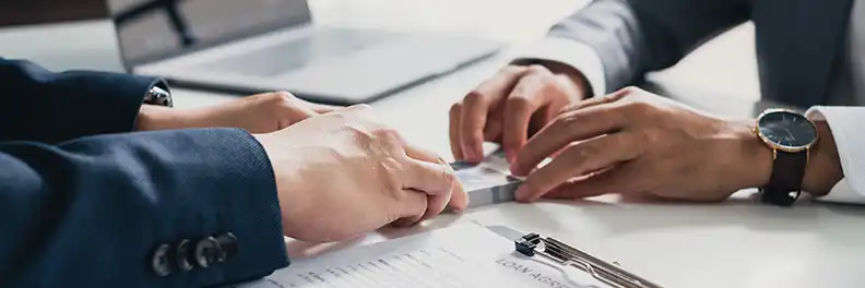 長期借入金とは？短期借入金との違いや仕訳方法などを解説