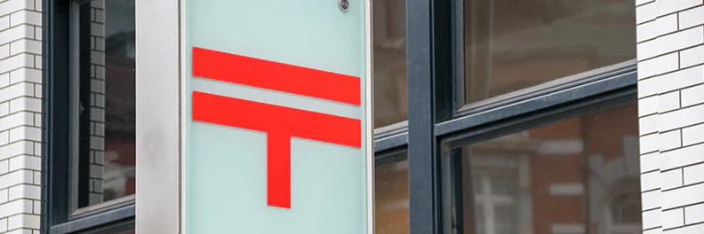 インボイス制度で郵便切手や郵送の扱いは？切手購入時の特例も解説