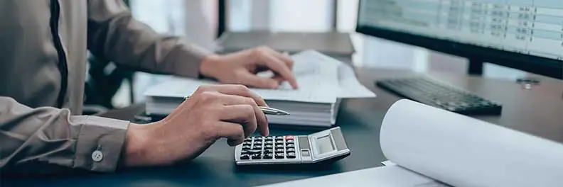 一人親方の請求書の書き方は?記載する項目やポイントを解説