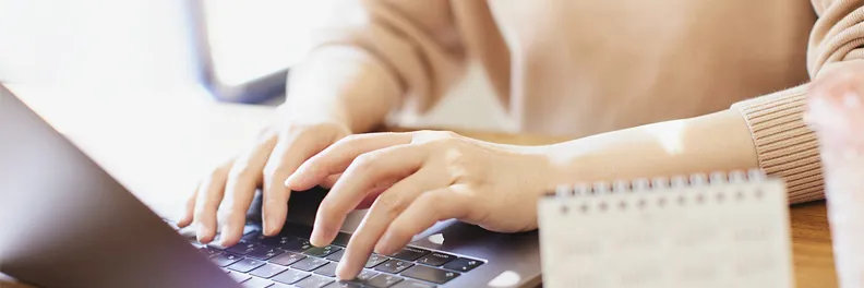 インボイス制度の登録番号はいつ発行される？申請手順と併せて解説