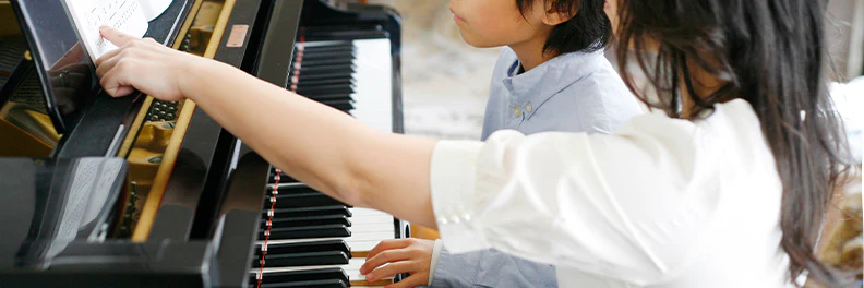 インボイス制度がピアノ教室に与える影響とは｜個人事業主の講師や月謝はどうなる？