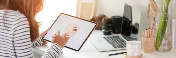 副業でイラストレーターをするには？案件の種類や始め方を解説