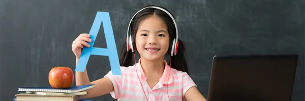 英語を活かした副業とは？仕事の種類や探し方について解説